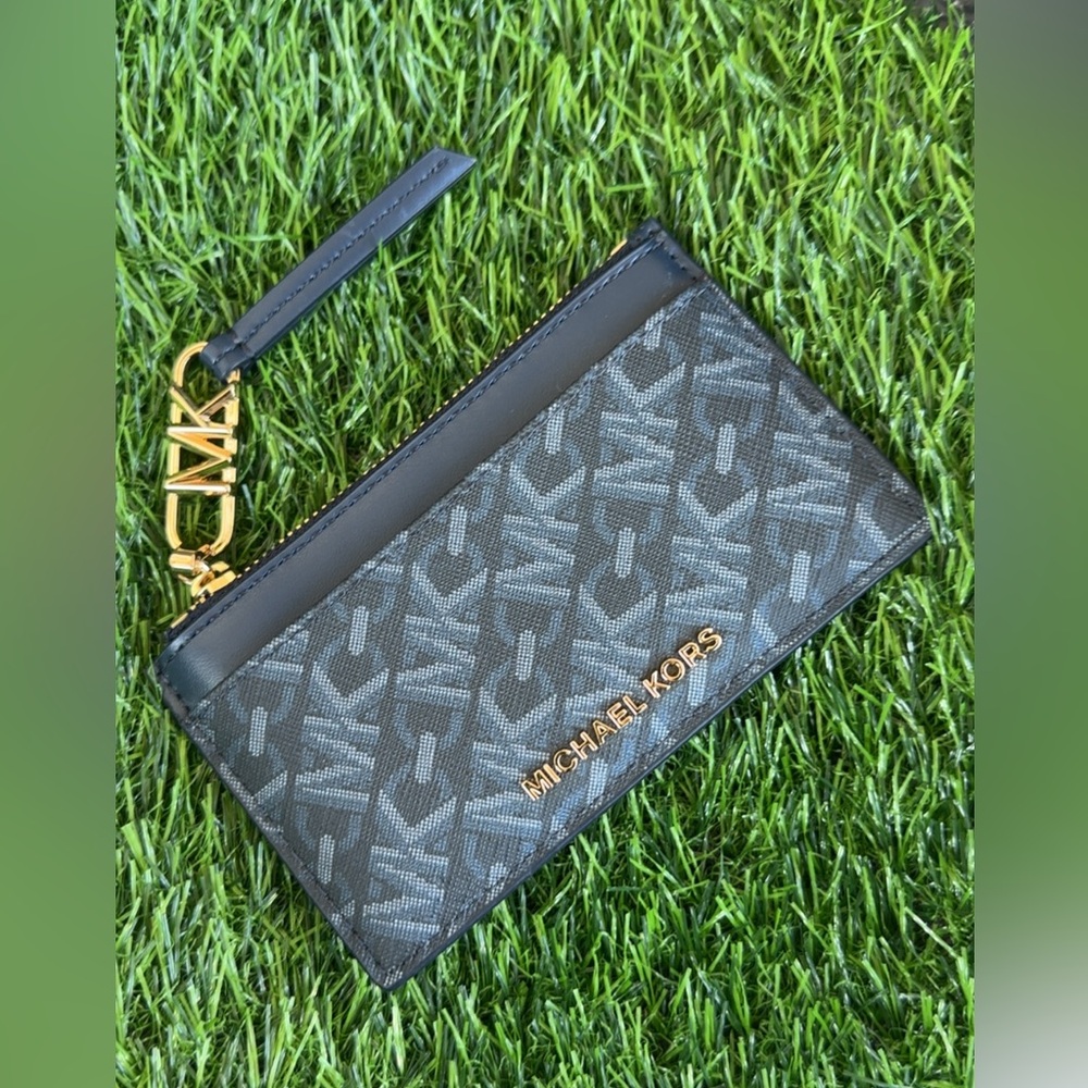 Michael Kors Empire Small Zip Card Case…
